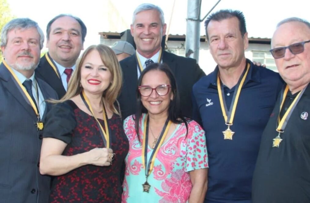 Cláudia Araújo é homenageada pelo 21º Batalhão de Polícia Militar de Porto Alegre