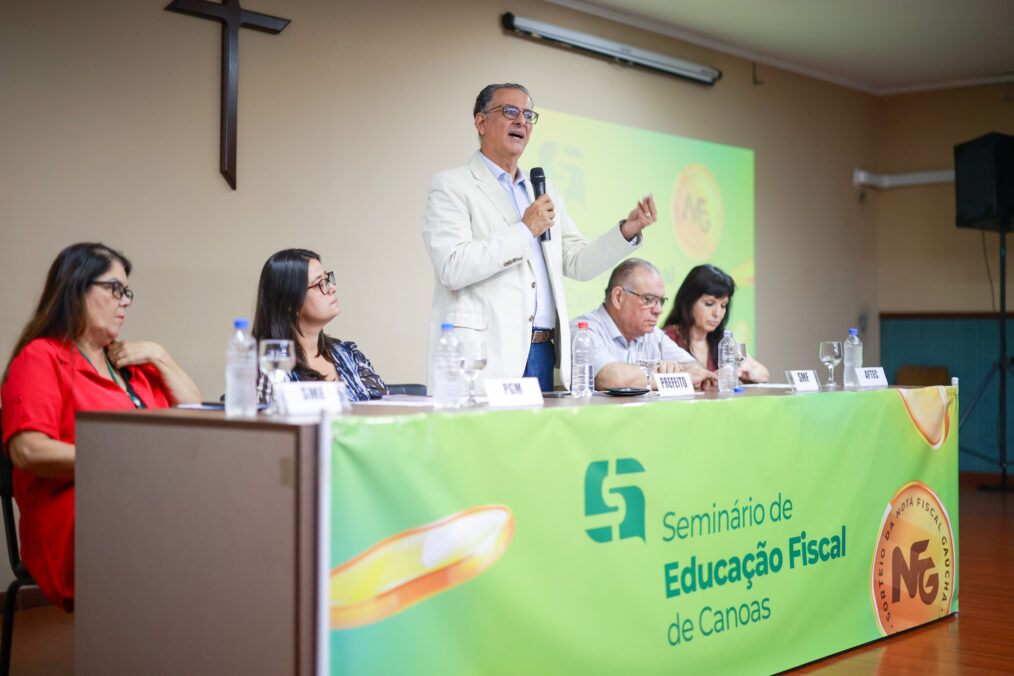 Jairo Jorge participa da abertura do 1º Seminário de Educação Fiscal de Canoas